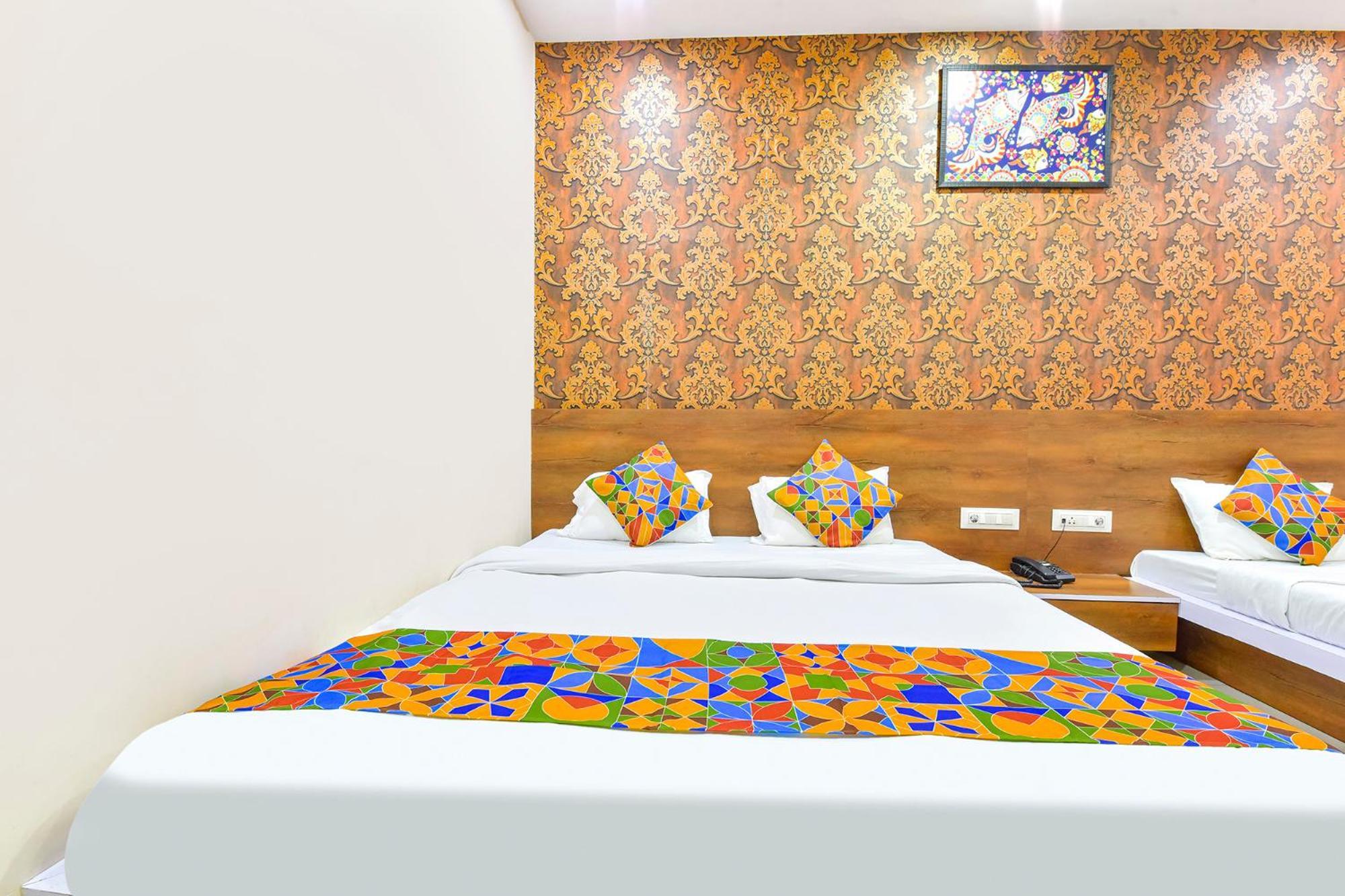 Fabhotel Raghumani Palace Ujjain Exterior photo