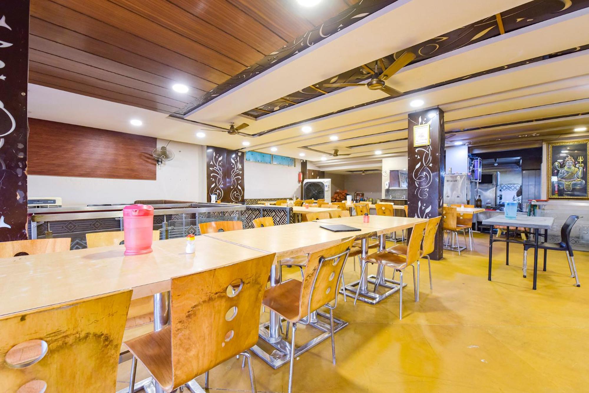 Fabhotel Raghumani Palace Ujjain Exterior photo