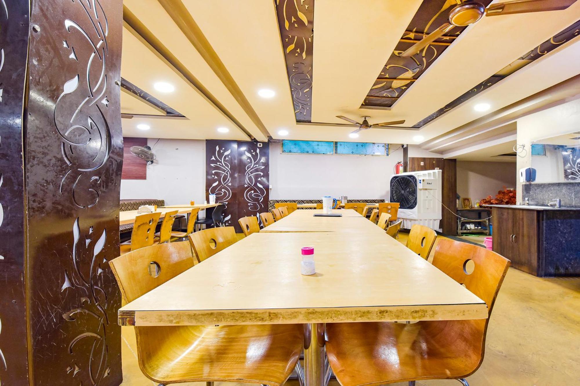 Fabhotel Raghumani Palace Ujjain Exterior photo