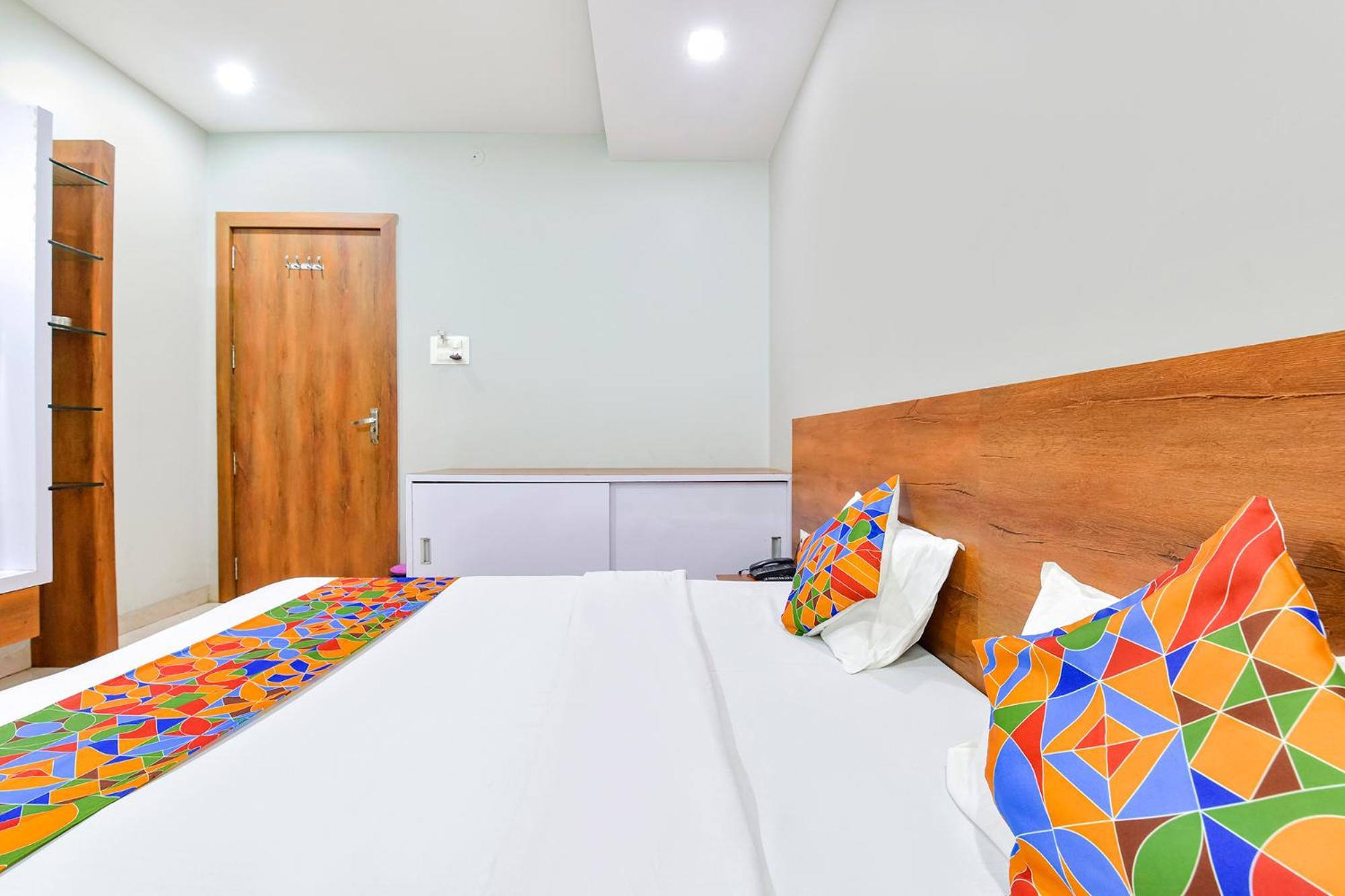 Fabhotel Raghumani Palace Ujjain Exterior photo