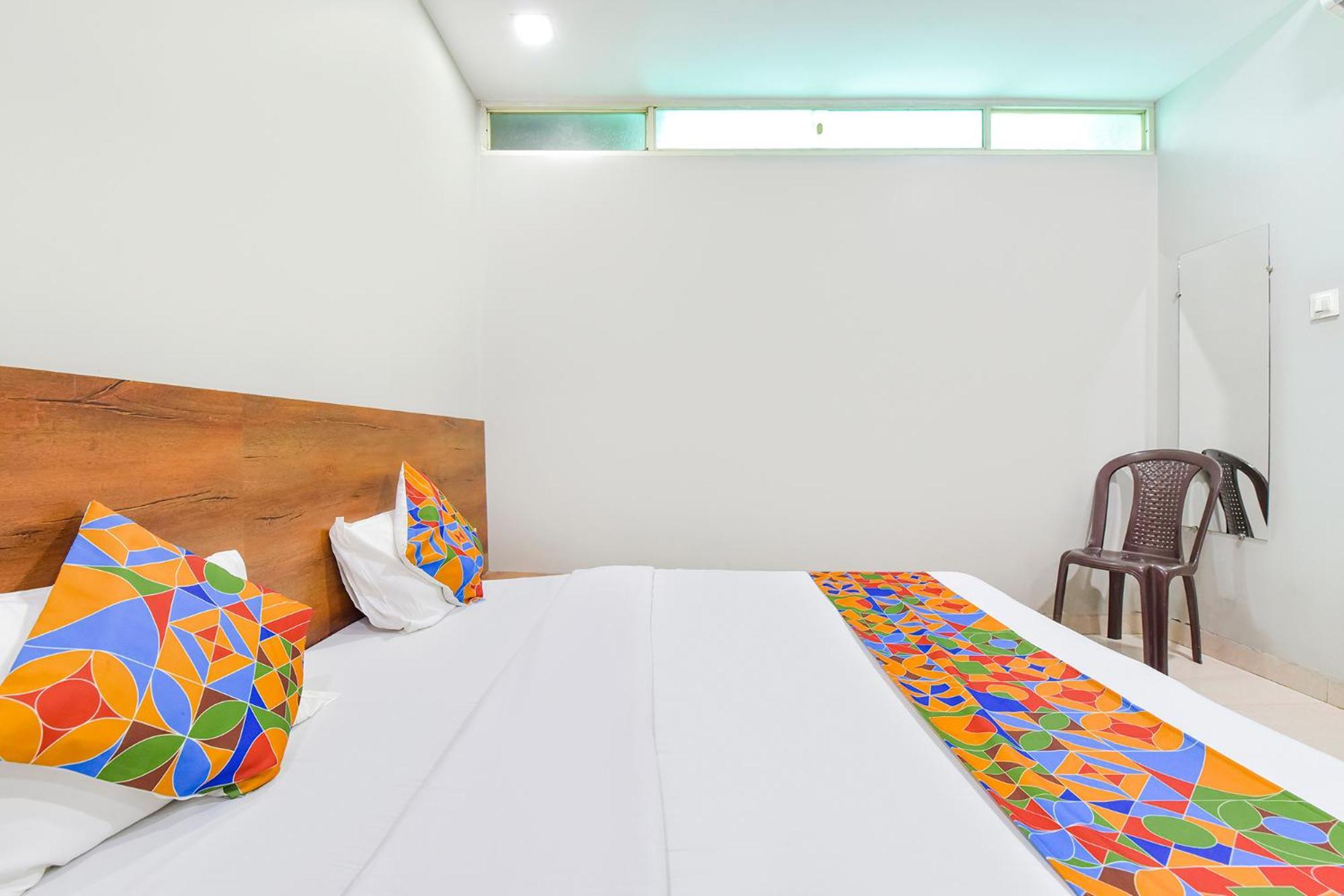 Fabhotel Raghumani Palace Ujjain Exterior photo
