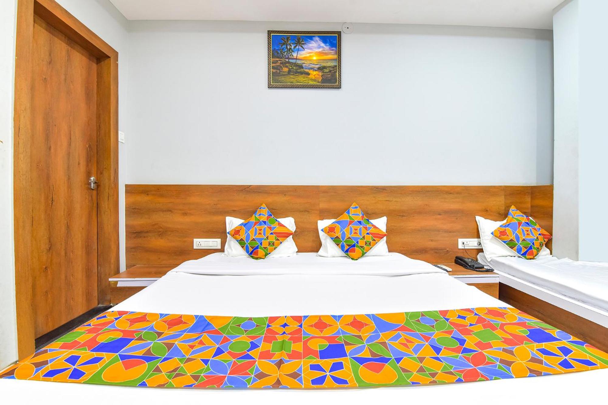 Fabhotel Raghumani Palace Ujjain Exterior photo