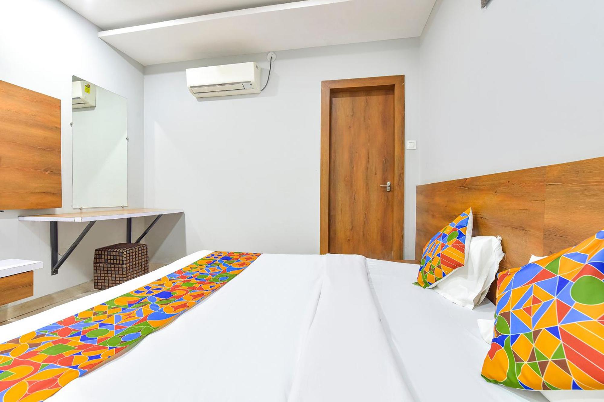 Fabhotel Raghumani Palace Ujjain Exterior photo