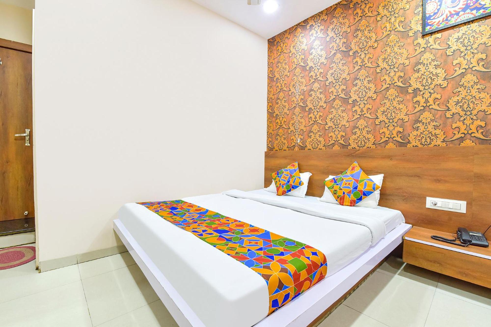 Fabhotel Raghumani Palace Ujjain Exterior photo