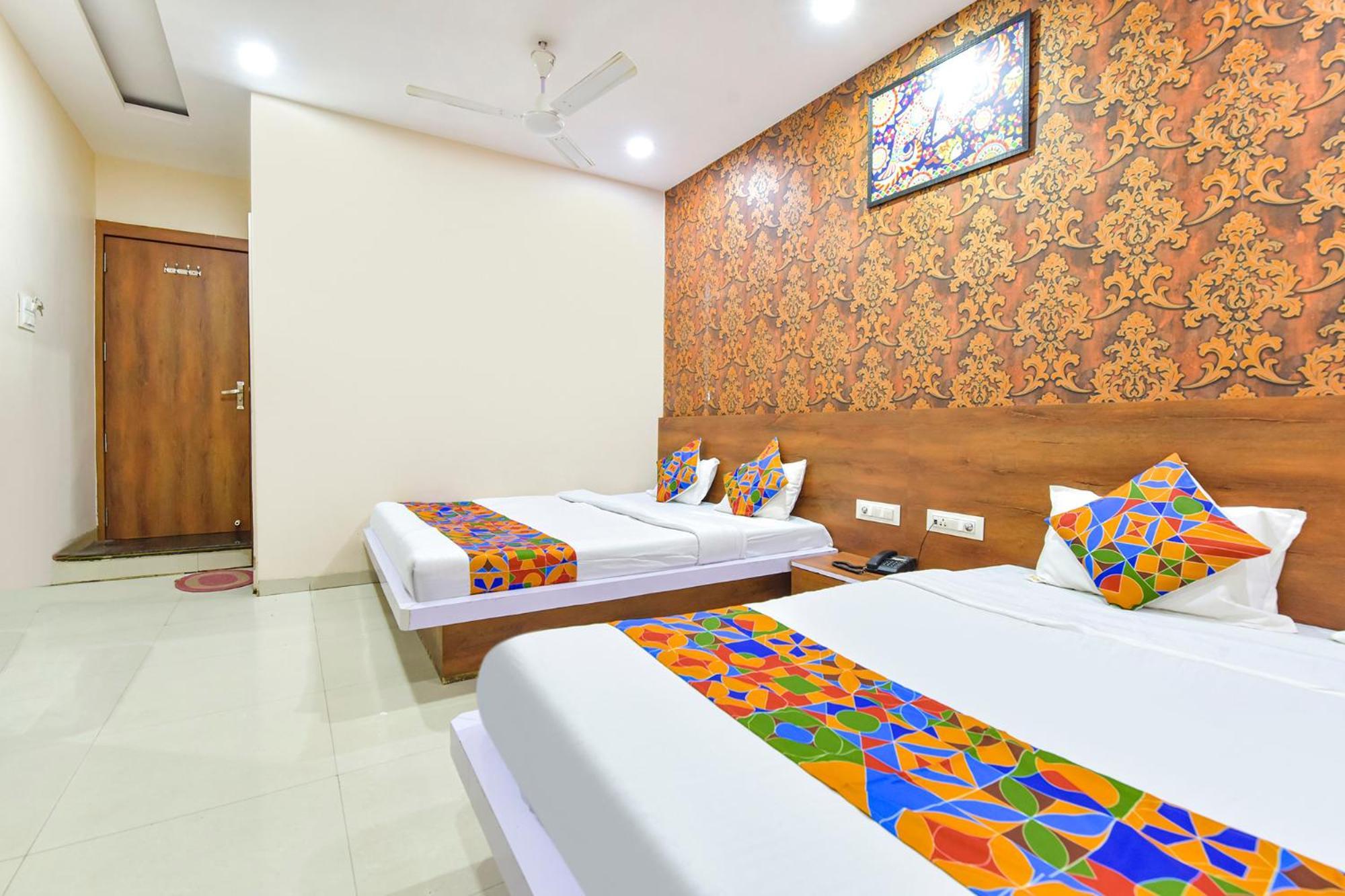 Fabhotel Raghumani Palace Ujjain Exterior photo