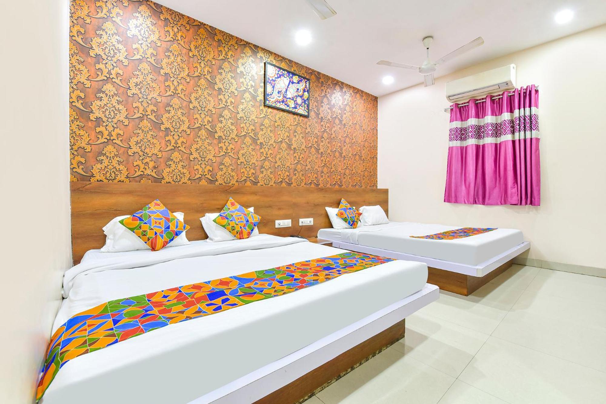 Fabhotel Raghumani Palace Ujjain Exterior photo