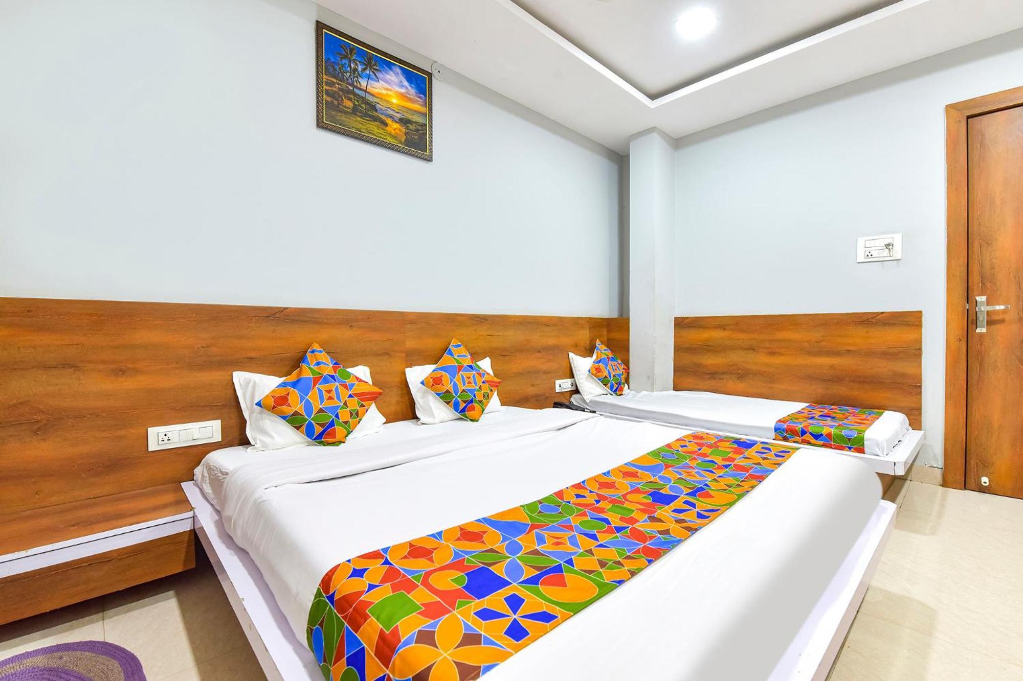 Fabhotel Raghumani Palace Ujjain Exterior photo