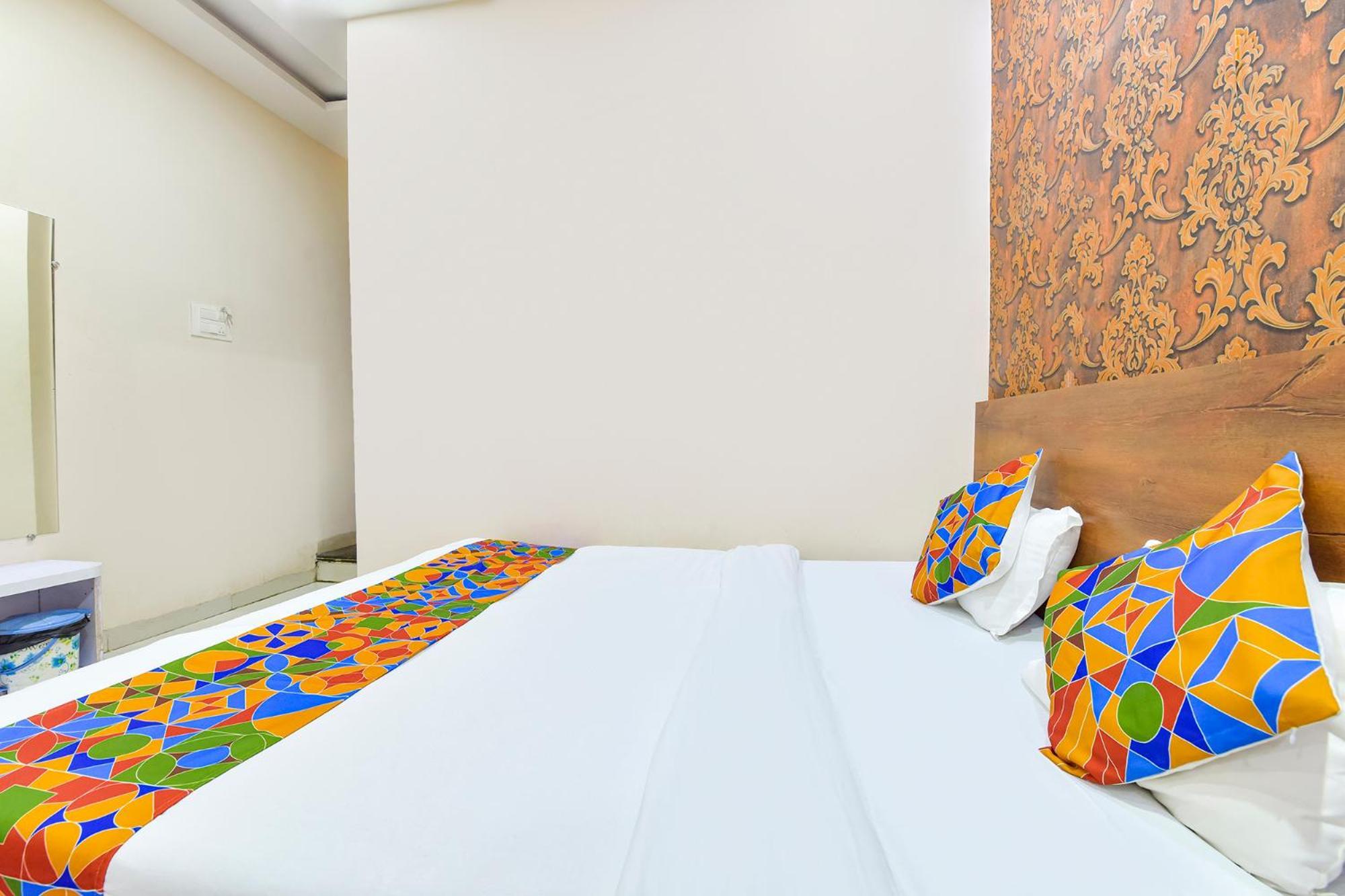 Fabhotel Raghumani Palace Ujjain Exterior photo