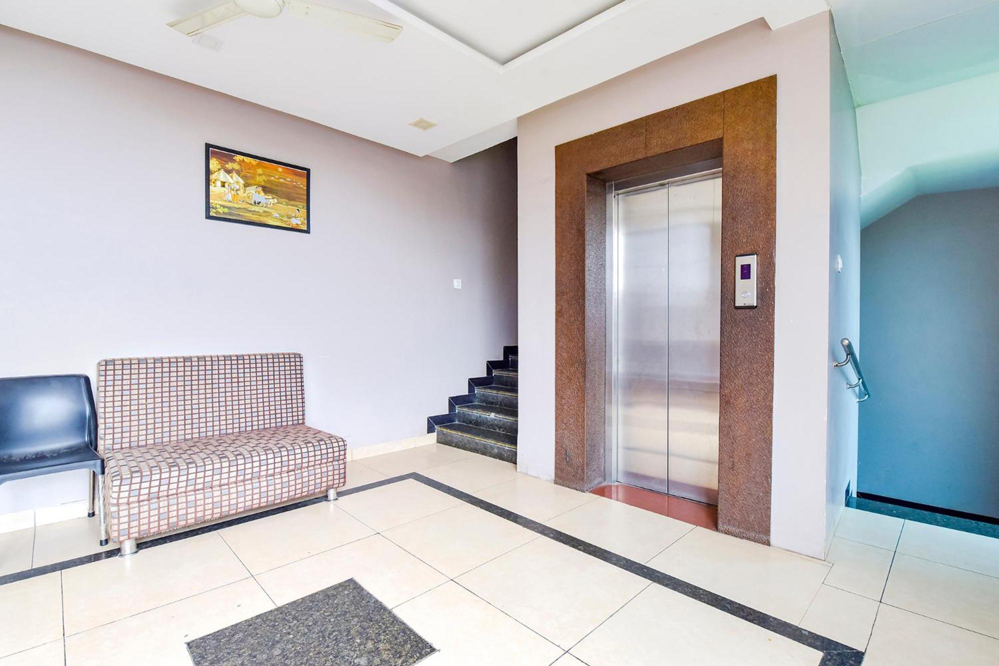 Fabhotel Raghumani Palace Ujjain Exterior photo